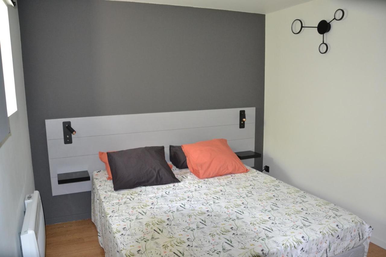 Entre Causse Et Vallon: Renovated Barn Retreat In Aveyron Salles-la-Source