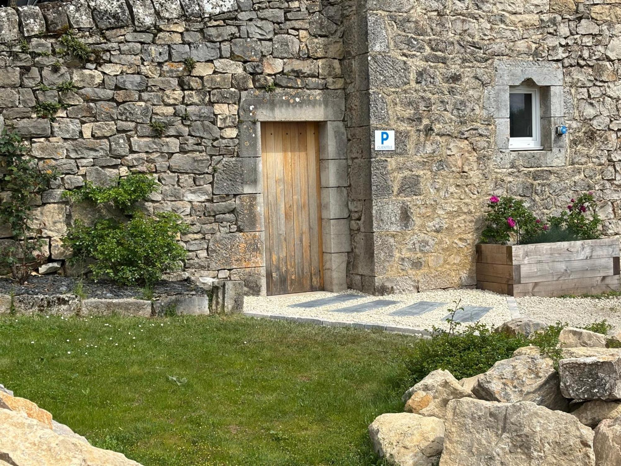 Holiday home Entre Causse Et Vallon: Renovated Barn Retreat In Aveyron *