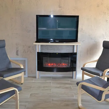Gite Entre Causse Et Vallon, Tout Confort Pour 4 Personnes Dans Grange Renovee Au Coeur De L'Aveyron Salles-la-Source Exterior foto